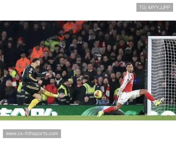 约克雷斯亮相酋长球场，接萨卡传中抢点破门完成阿森纳首秀